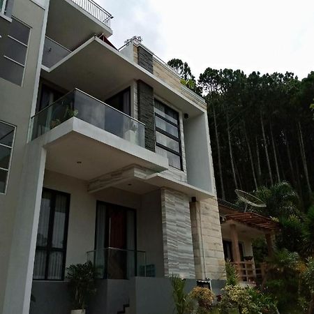 Villa Valencia Batu  Eksteriør billede