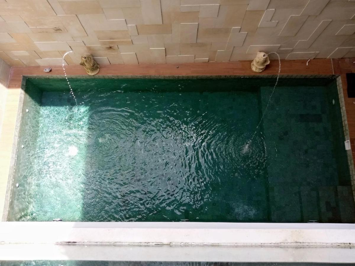 Villa Valencia Batu  Eksteriør billede