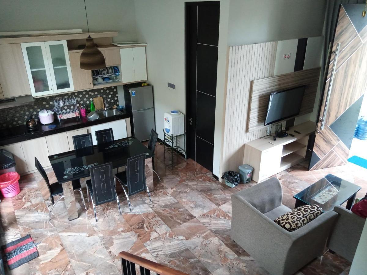 Villa Valencia Batu  Eksteriør billede