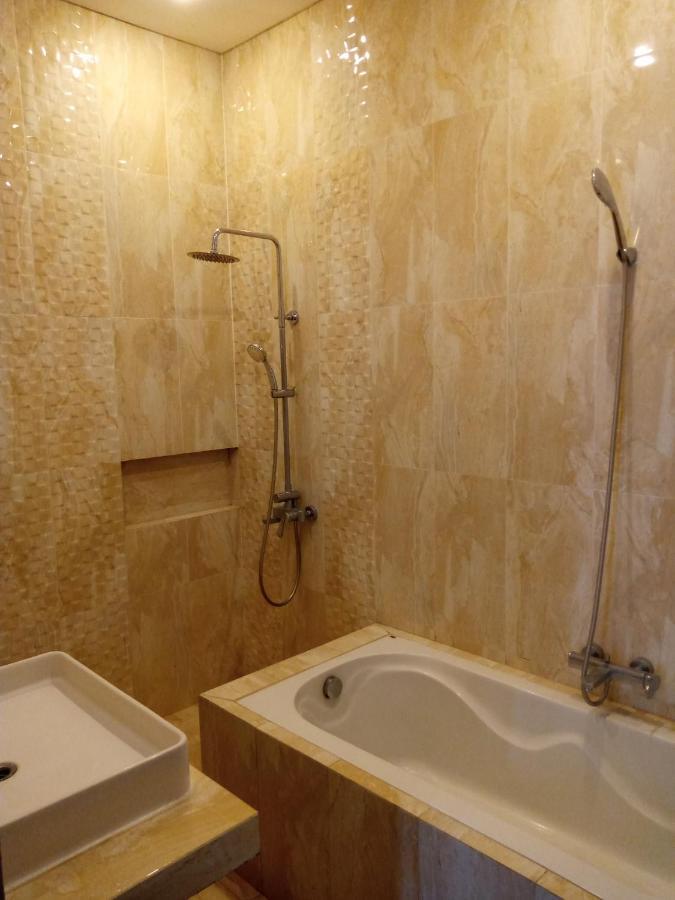 Villa Valencia Batu  Eksteriør billede